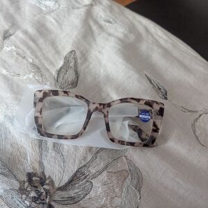 Women Leopard Print Square Glasses Vision +1.75 BRAND NEW